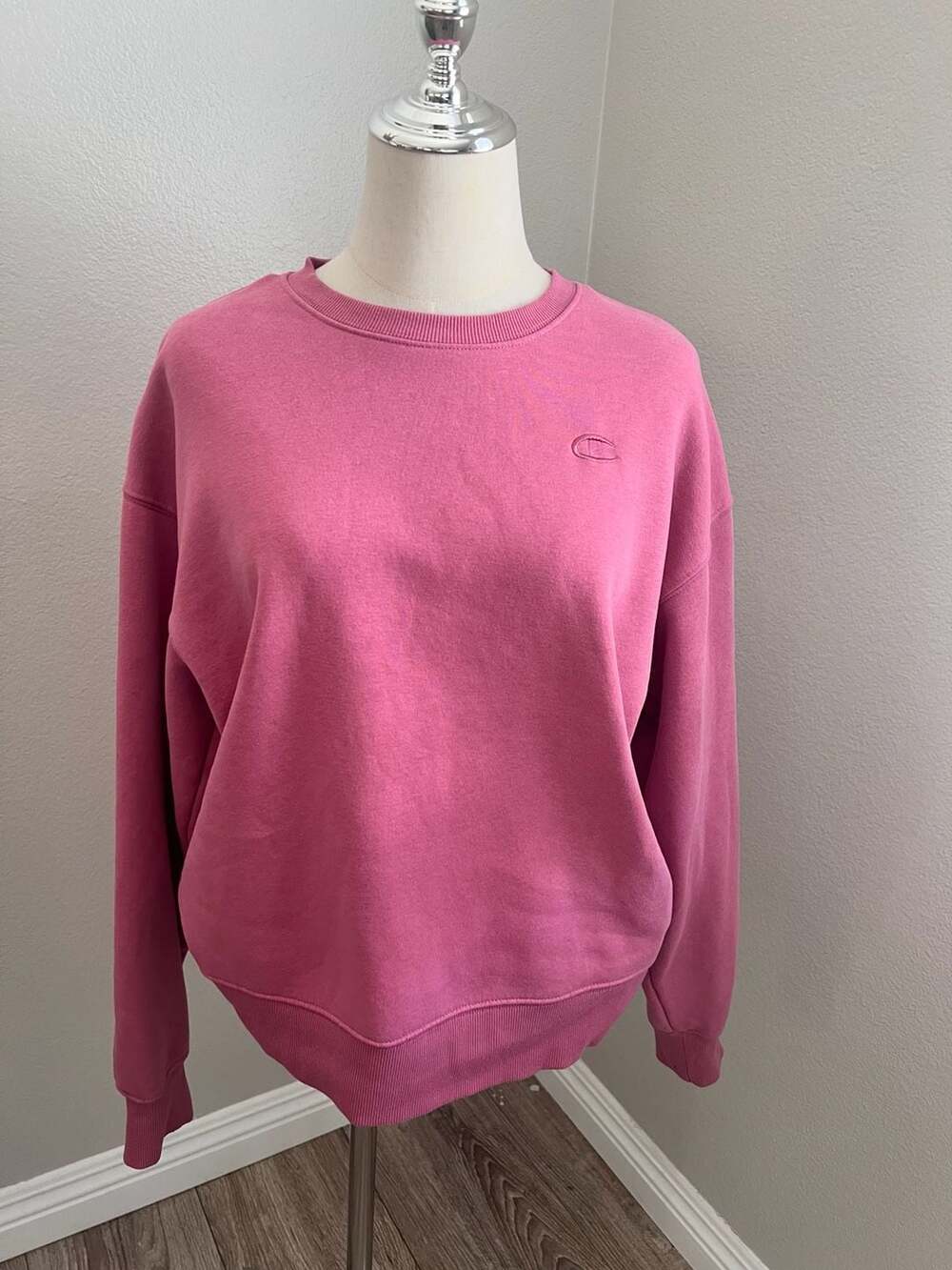 Champion Women Sueded Crew Neck Relaxed Fit Pink Sweatshirt Size Small